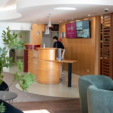Ibis Centro Hotel 2*
