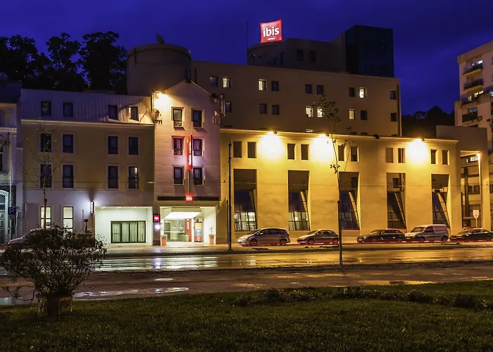 Ibis Centro Hotel 2*