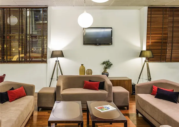 Ibis Centro Hotel 2*