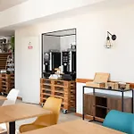 Ibis Centro 2*