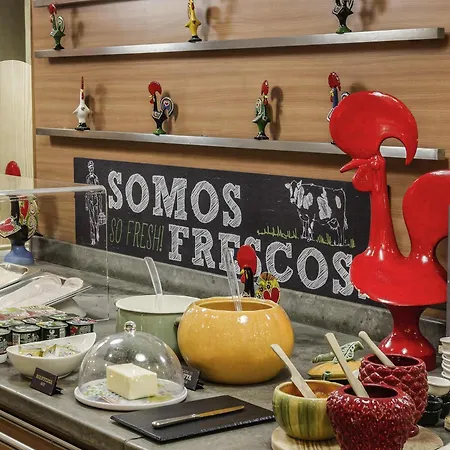 Ibis Centro Hotel 2*
