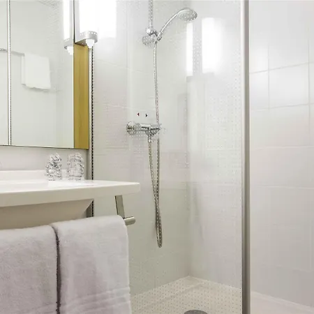Ibis Centro Hotel 2*