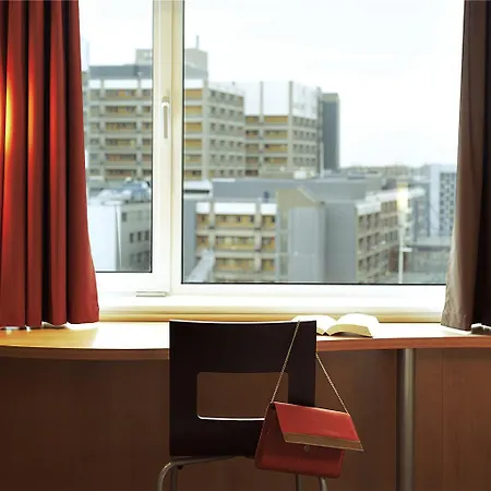 Ibis Centro 2*