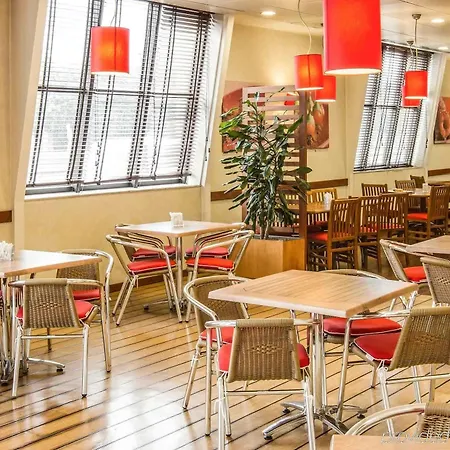 מלון Ibis Centro 2*