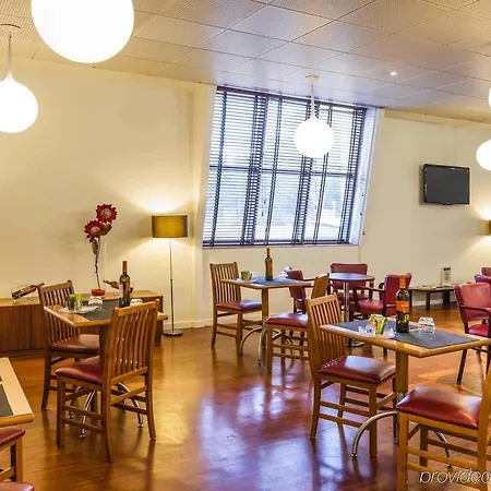 Ibis Centro קוימברה