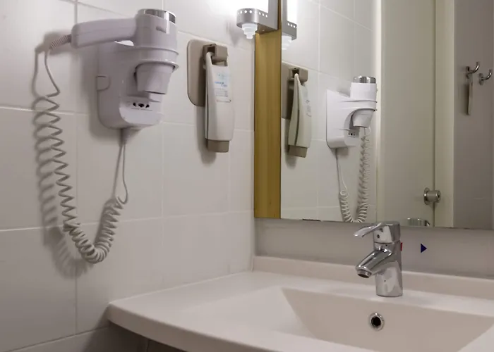 Ibis Centro Hotel 2*