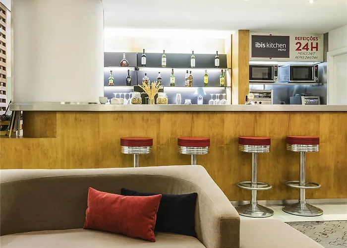 Ibis Centro 2*